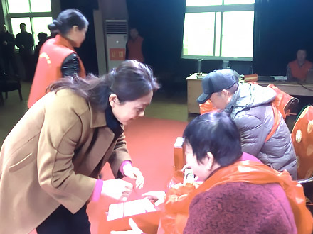 许昌元化生物公司在罗庄社区道德讲堂举办“孝亲尊老集体祝寿”公益活动